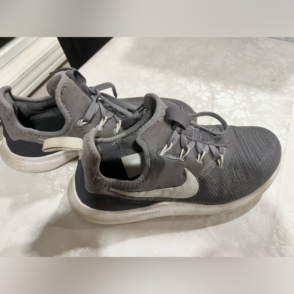 Nike gym shoes